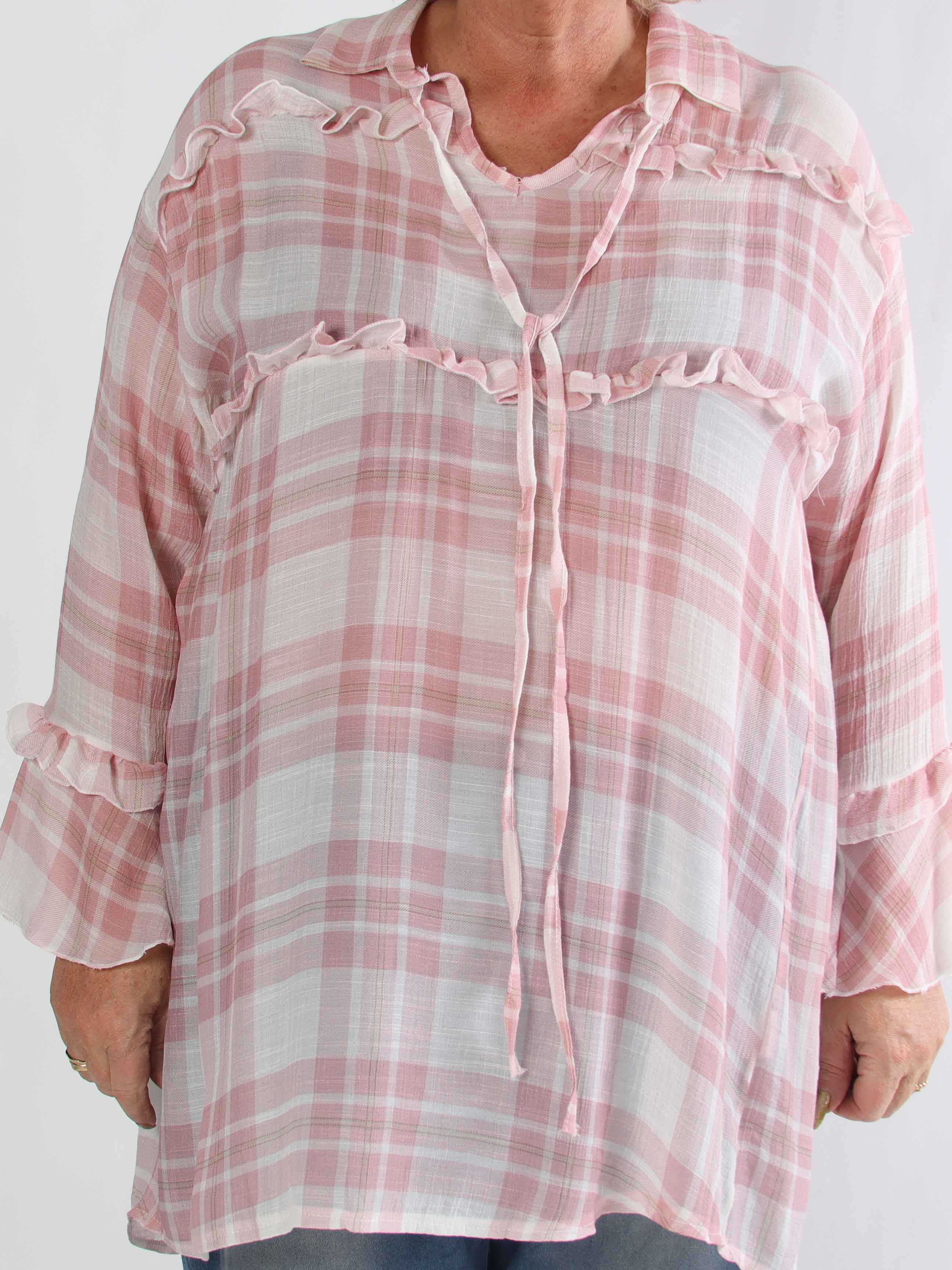 Yanira - Ternet plus size tunikakjole i viskose med flæser